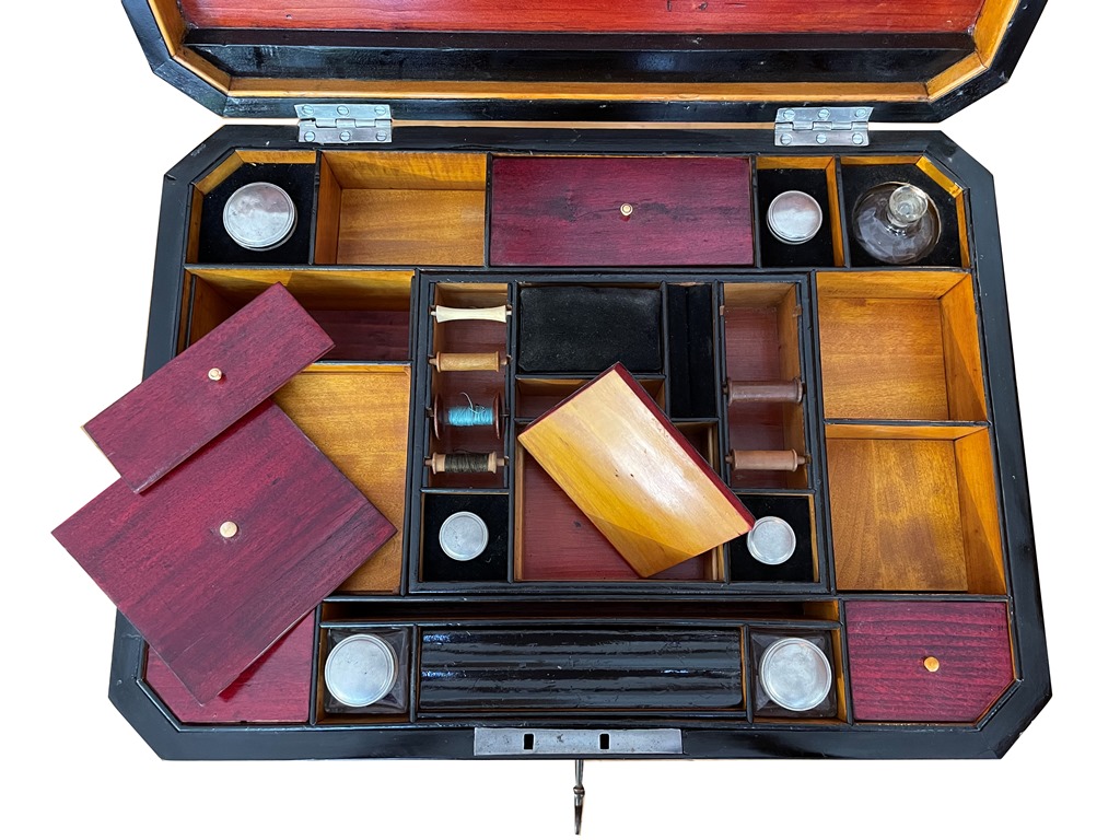 Biedermeier Nähtisch